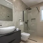 Leonarda Zadarvillas *