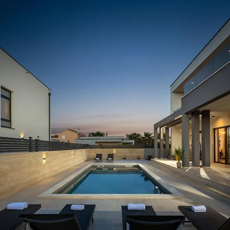 Leonarda Zadarvillas Villa Nin