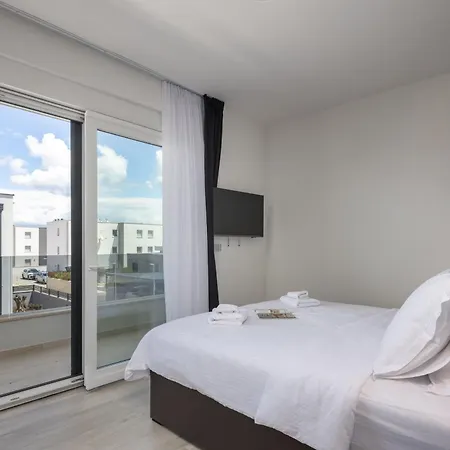 Leonarda Zadarvillas Villa Nin