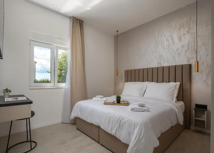 Leonarda Zadarvillas *