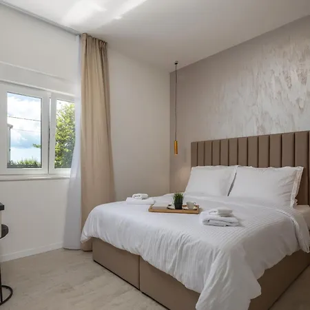 Leonarda Zadarvillas *