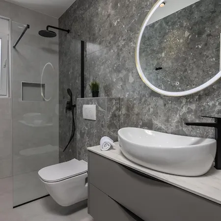 Leonarda Zadarvillas * Nin