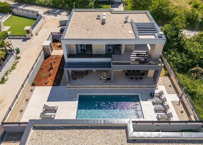 Leonarda Zadarvillas *